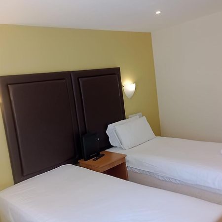 Wakefield Limes Lodge 외부 사진